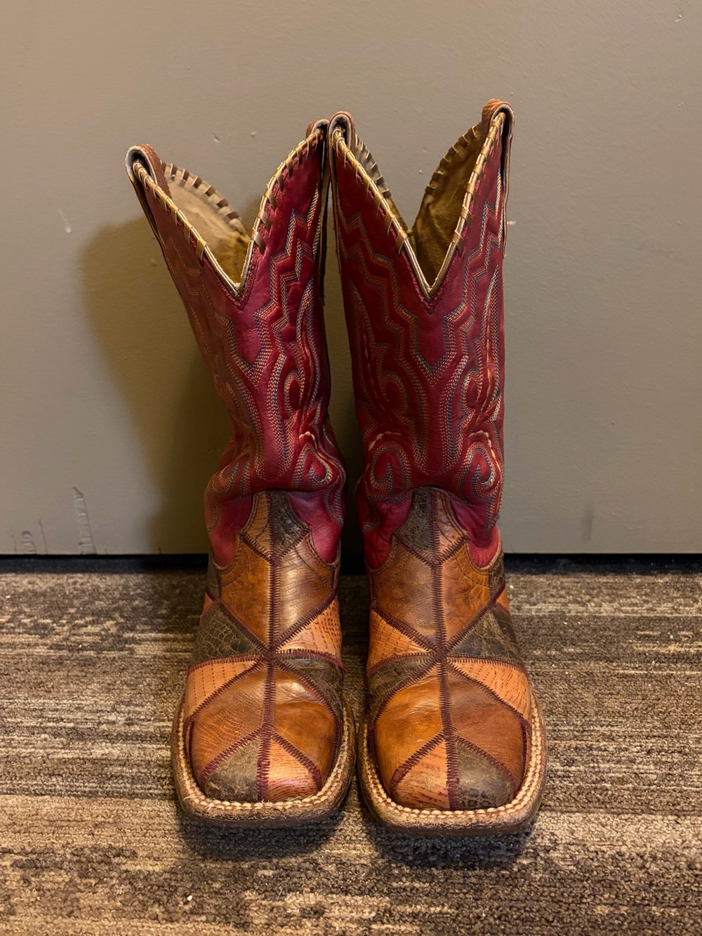 Women's Two-Tone Patchwork Heeled Cowboy Boots - Red & Brown
